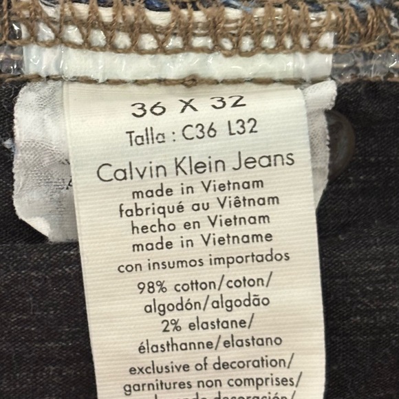 Calvin Klein Medium Wash, Medium Rise, Skinny Narrow Leg, Black Label Jeans - 36 - Picture 15 of 16